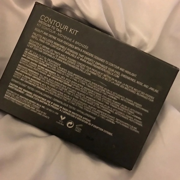 Anastasia Beverly Hills Contour Palette - Picture 3 of 3